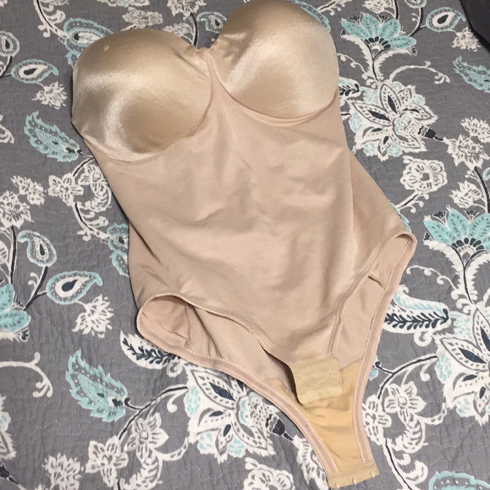 Miraclesuit shapewear. Size 38D worn only once!